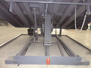 Cold Chain Warehouse Logistics Thermal Insulated Superior Performance Dock Levelers Mechanical Hinged Lip Vertical Types